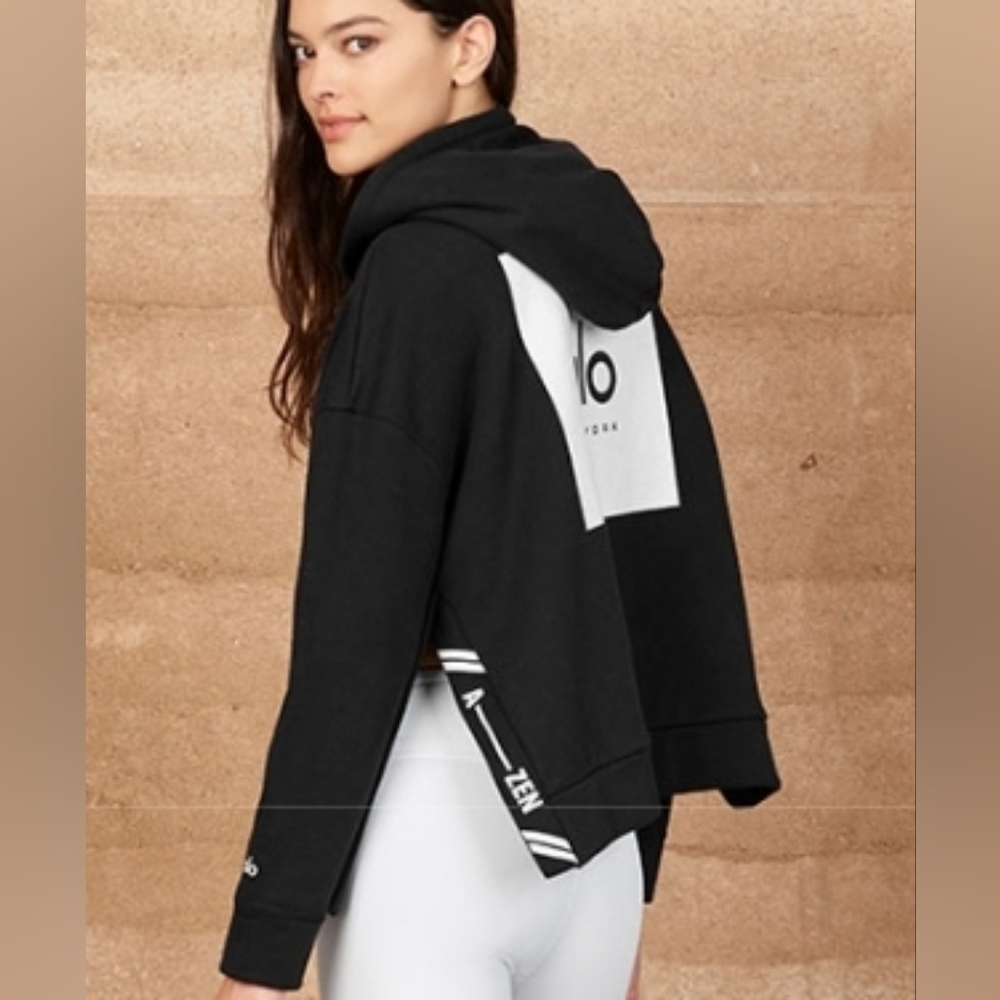 ALO Yoga Los Angeles Split Side Logo Vaunt Hoodie